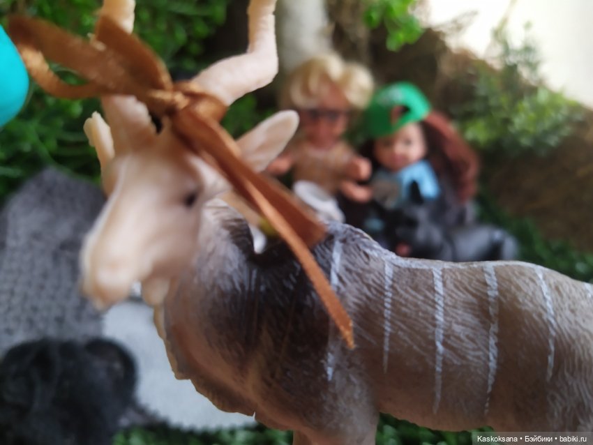 А мне любое море, море по колено, а мне любые горы по плечу