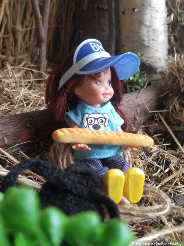 А мне любое море, море по колено, а мне любые горы по плечу