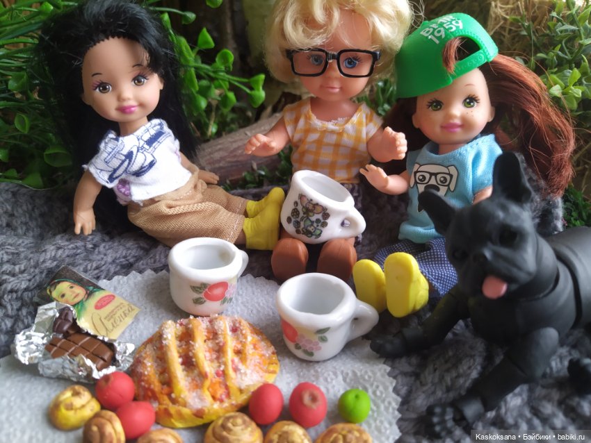 А мне любое море, море по колено, а мне любые горы по плечу