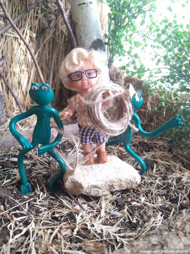 А мне любое море, море по колено, а мне любые горы по плечу