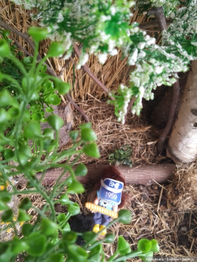 А мне любое море, море по колено, а мне любые горы по плечу