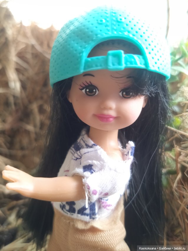 А мне любое море, море по колено, а мне любые горы по плечу