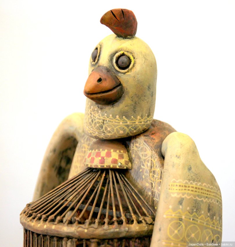 Певчая птица на выставке "Куклы с характером. Перезагрузка"