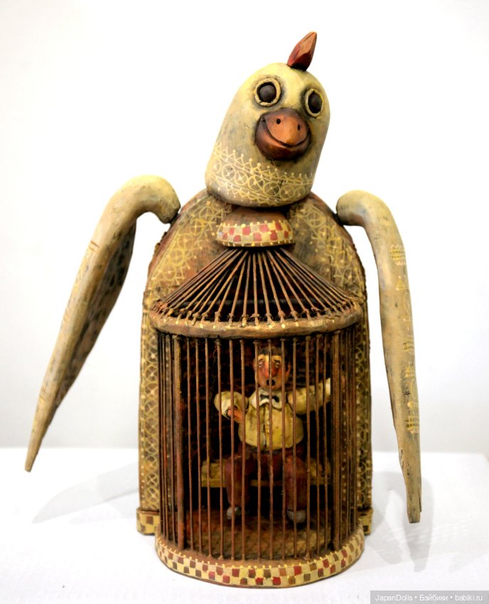 Певчая птица на выставке "Куклы с характером. Перезагрузка"