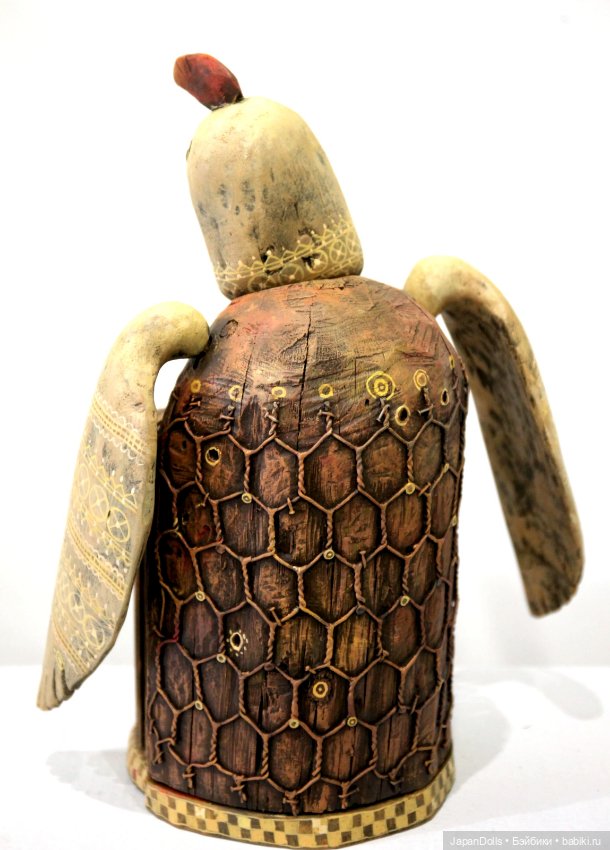 Певчая птица на выставке "Куклы с характером. Перезагрузка"