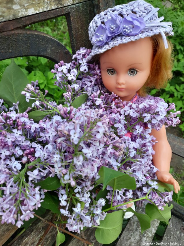 Милен тоже гуляет по саду🌸🍀🌞🌈🥰