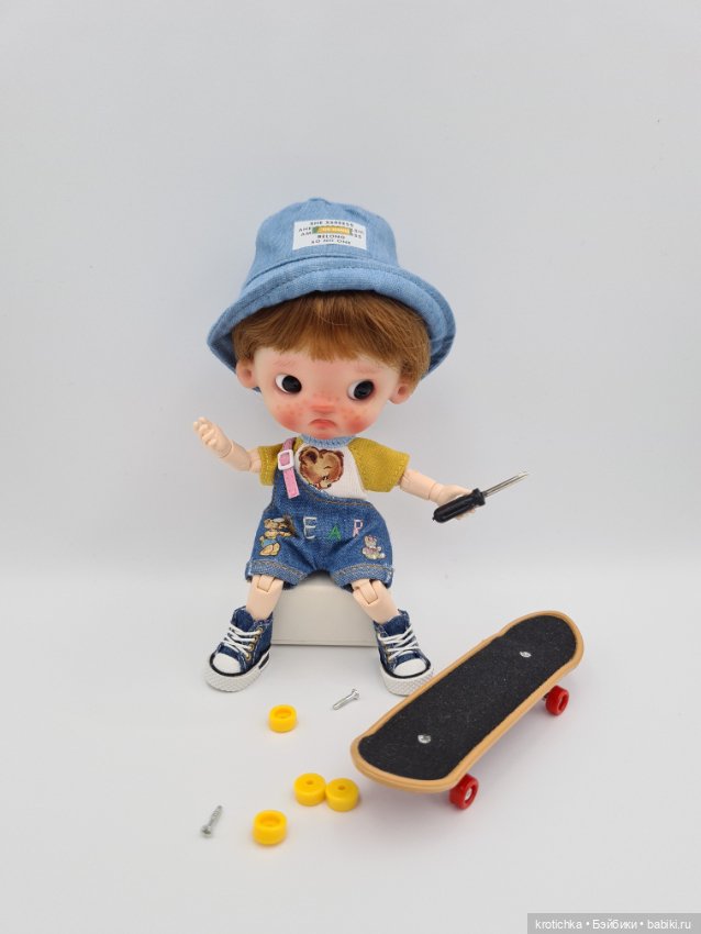 Фото на белом, пупсята ob11