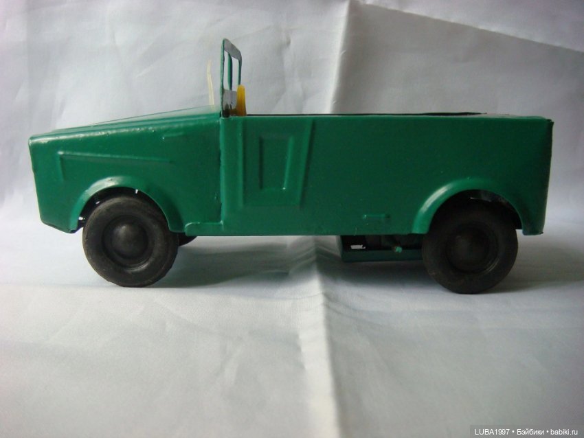 Астрецовская фабрика металлических игрушек"