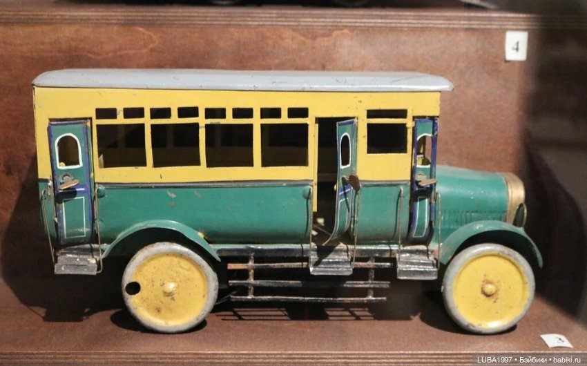 Астрецовская фабрика металлических игрушек"