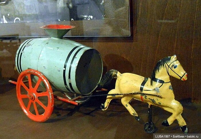 Астрецовская фабрика металлических игрушек"