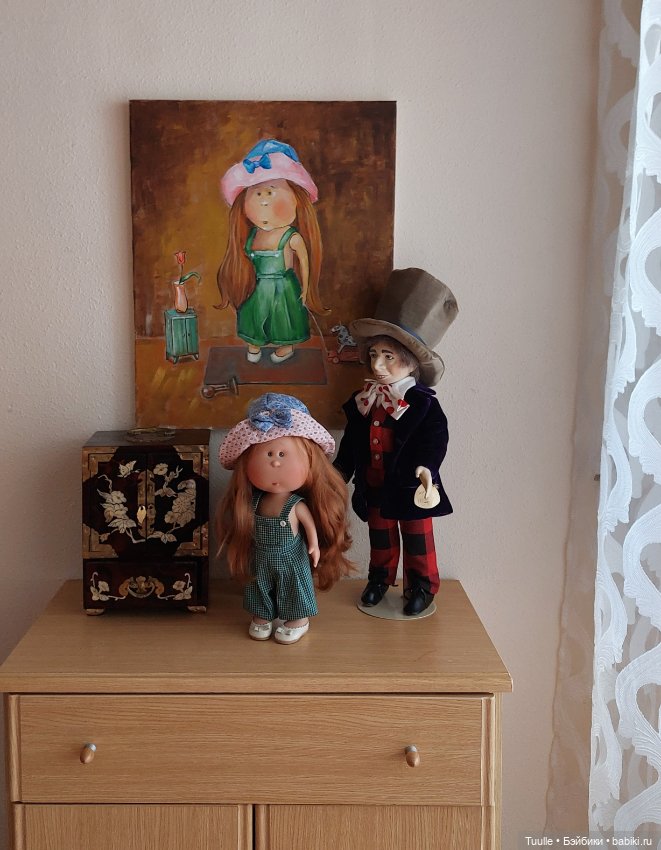 Портрет Мии в интерьере — Куклы Nines d'Onil (Нинес): Миа (Mia)