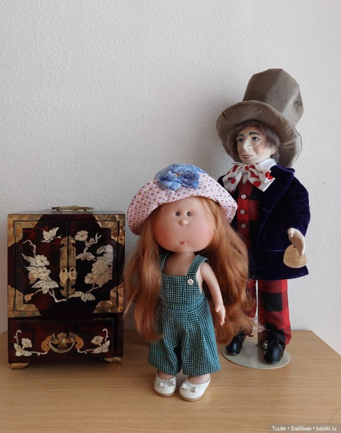 Портрет Мии в интерьере — Куклы Nines d'Onil (Нинес): Миа (Mia) (фото 4)