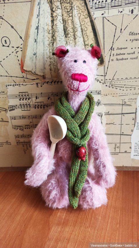 Пускай розовый медведь будет на детей смотреть