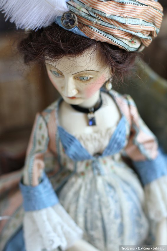 Беременная кукла из дерева в стиле French Court Doll