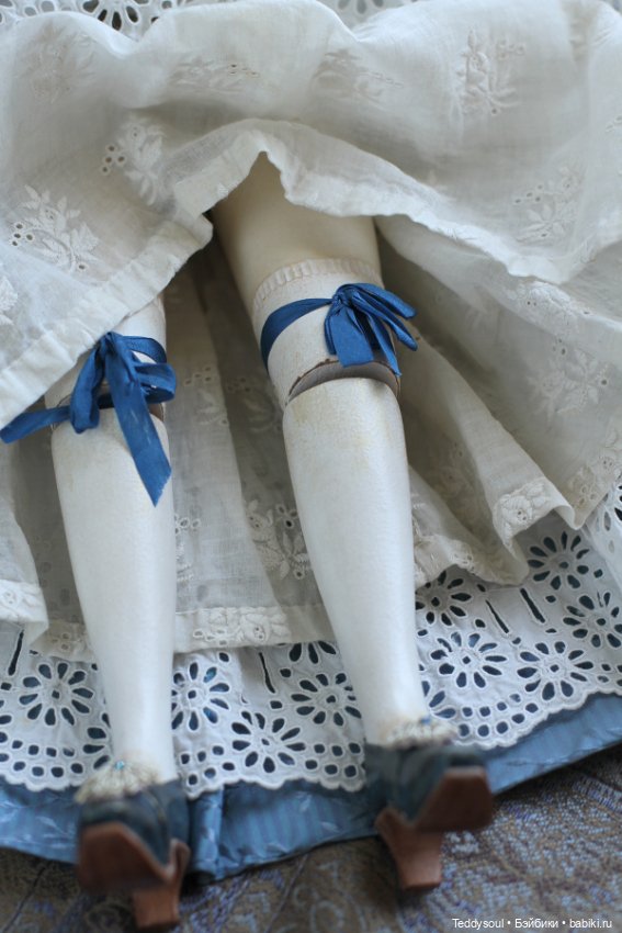 Беременная кукла из дерева в стиле French Court Doll