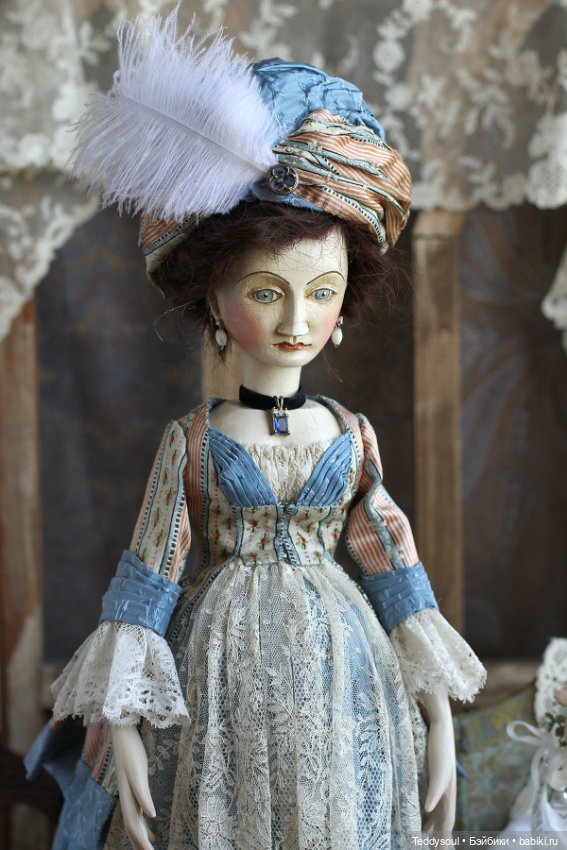 Беременная кукла из дерева в стиле French Court Doll