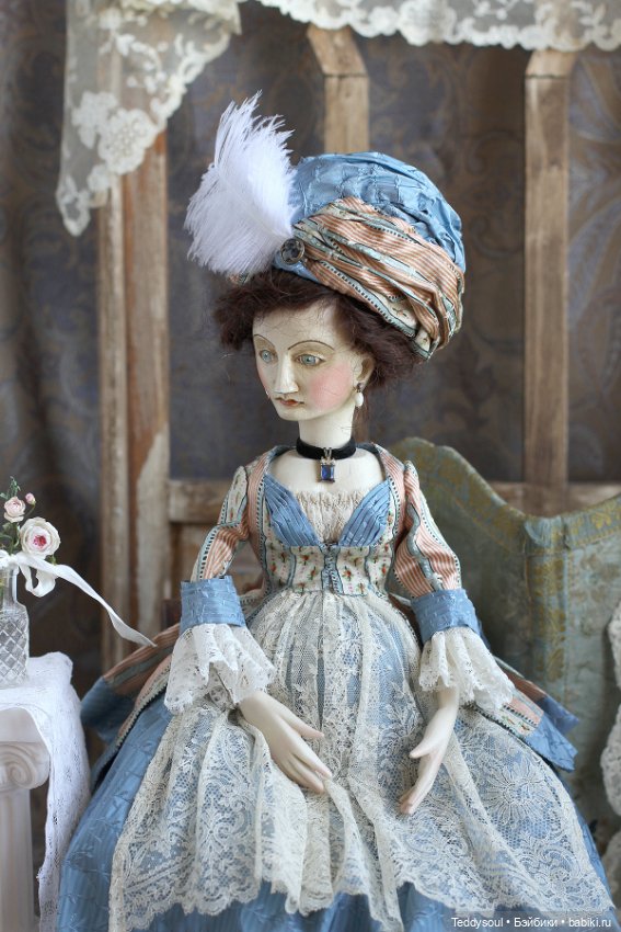 Беременная кукла из дерева в стиле French Court Doll