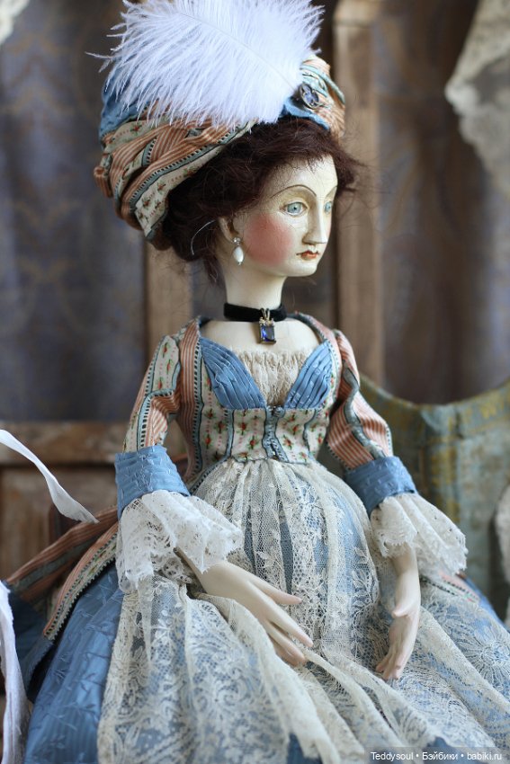 Беременная кукла из дерева в стиле French Court Doll