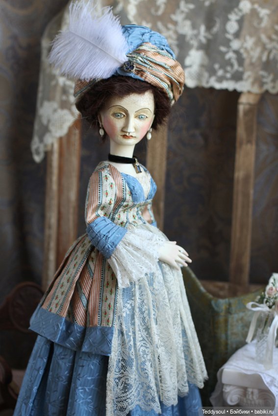 Беременная кукла из дерева в стиле French Court Doll