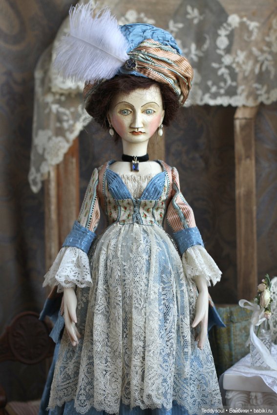 Беременная кукла из дерева в стиле French Court Doll