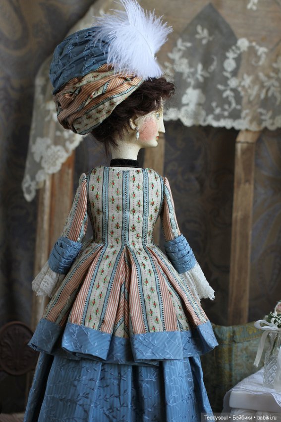 Беременная кукла из дерева в стиле French Court Doll