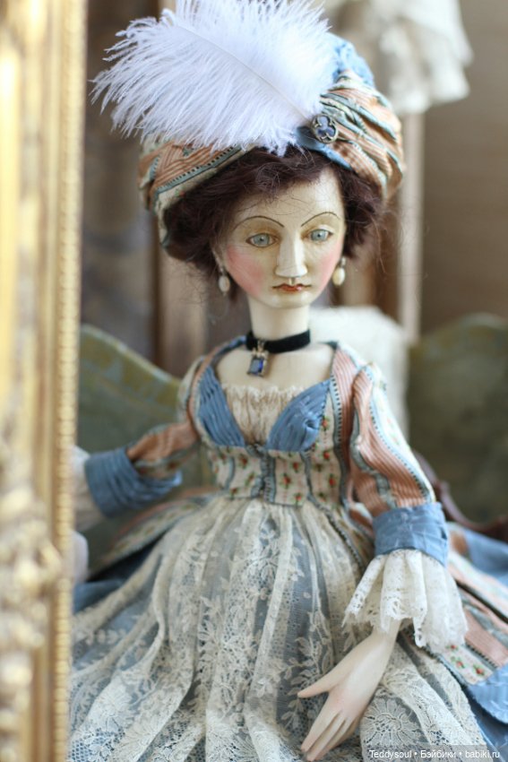 Беременная кукла из дерева в стиле French Court Doll