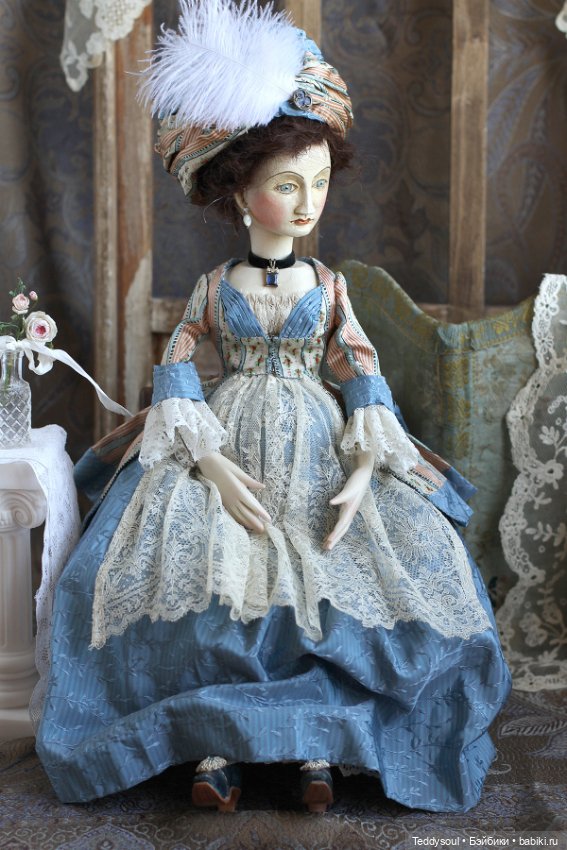 Беременная кукла из дерева в стиле French Court Doll