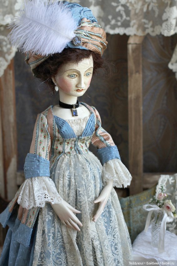 Беременная кукла из дерева в стиле French Court Doll