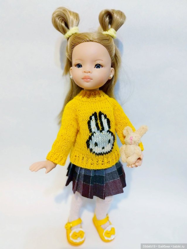 Красный свитер с зайкой для паолочки