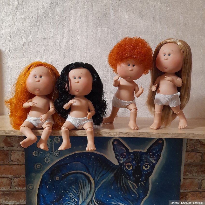 Булок много не бывает? ( Mia & Mio Nines D'Onil )