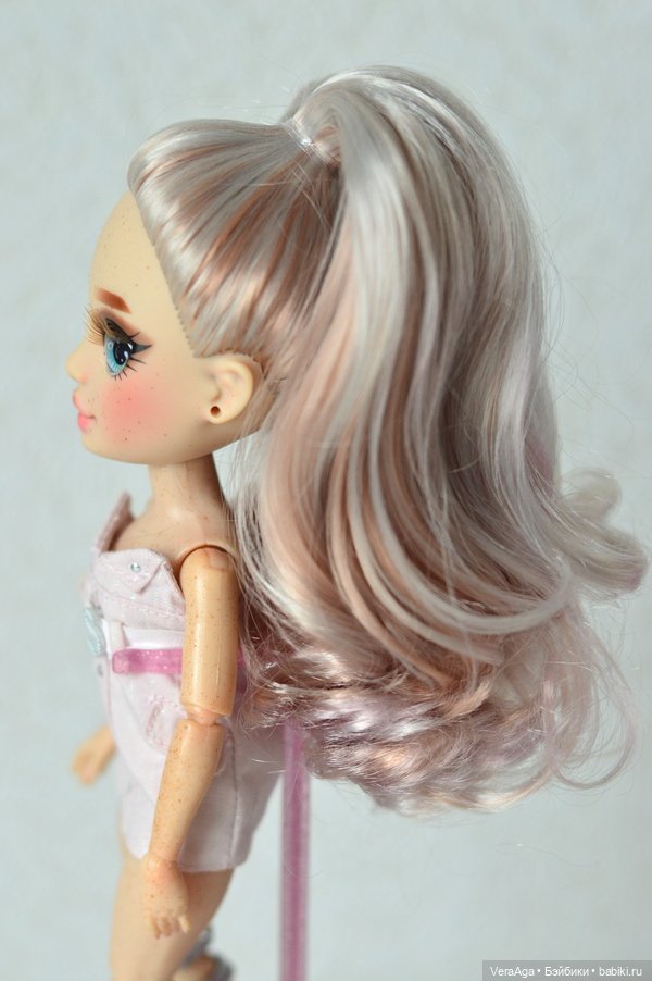 Покраска Вики и Карлы, переодевания Глич (фото 5)