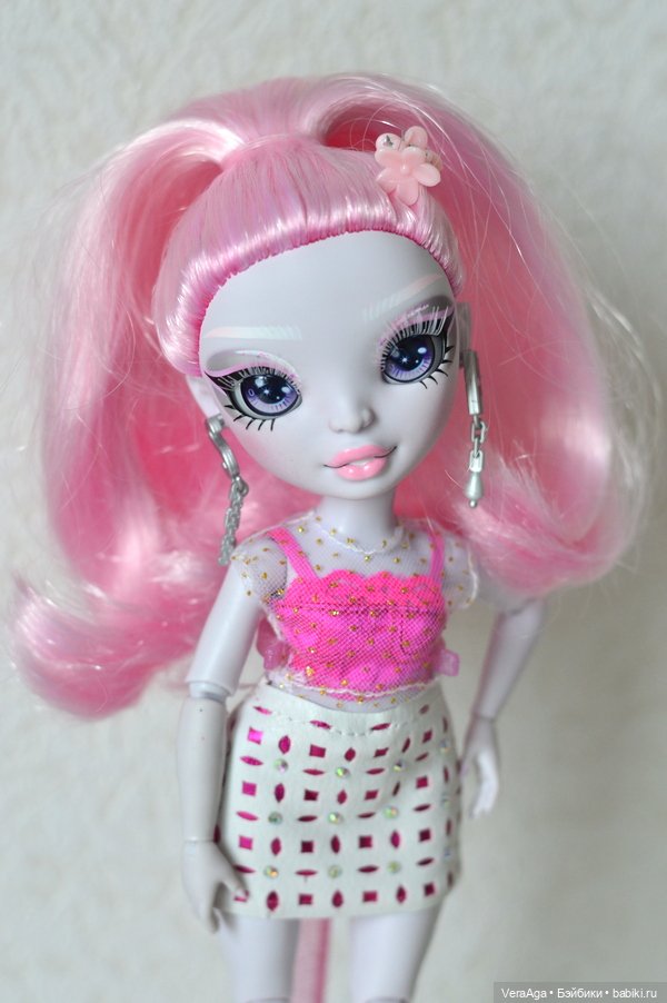 Покраска Вики и Карлы, переодевания Глич