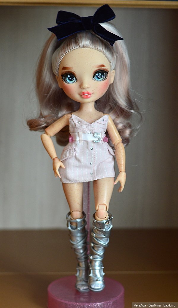 Покраска Вики и Карлы, переодевания Глич