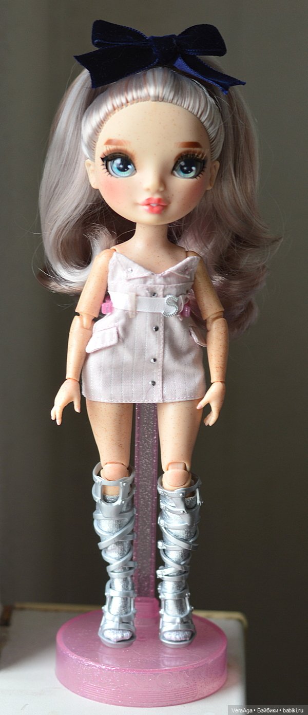 Покраска Вики и Карлы, переодевания Глич