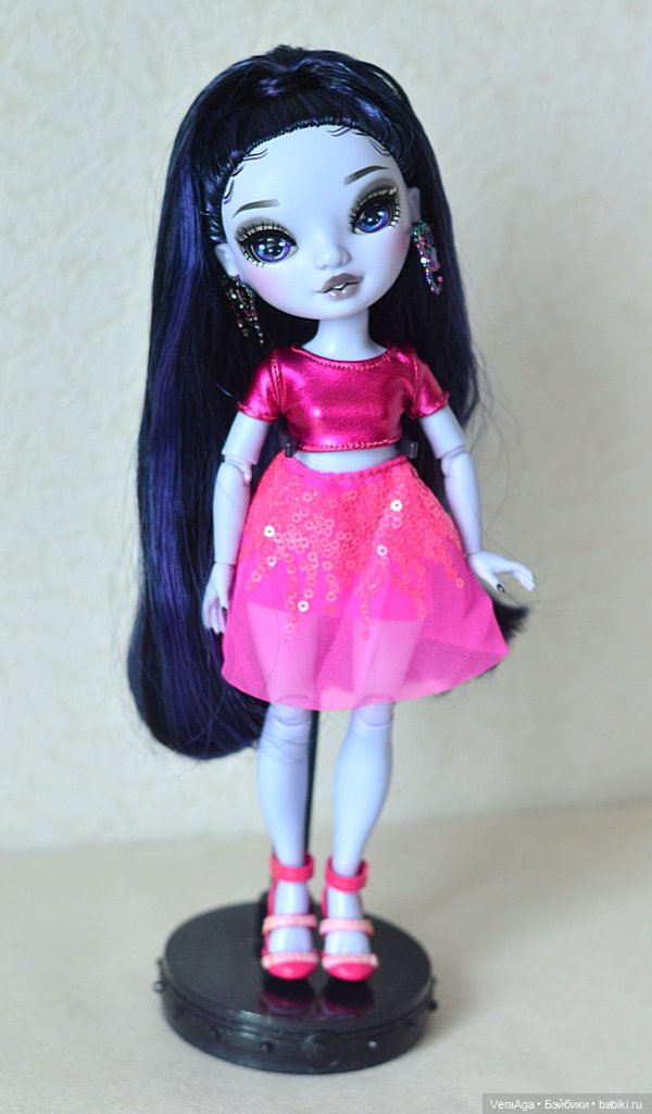 Покраска Вики и Карлы, переодевания Глич