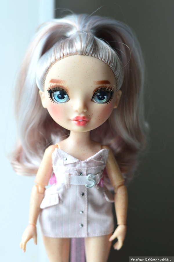 Покраска Вики и Карлы, переодевания Глич