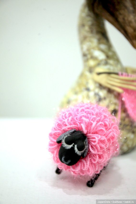 "Новый свитер" на выставке "Куклы с характером. Четвертая высота" (фото 10)