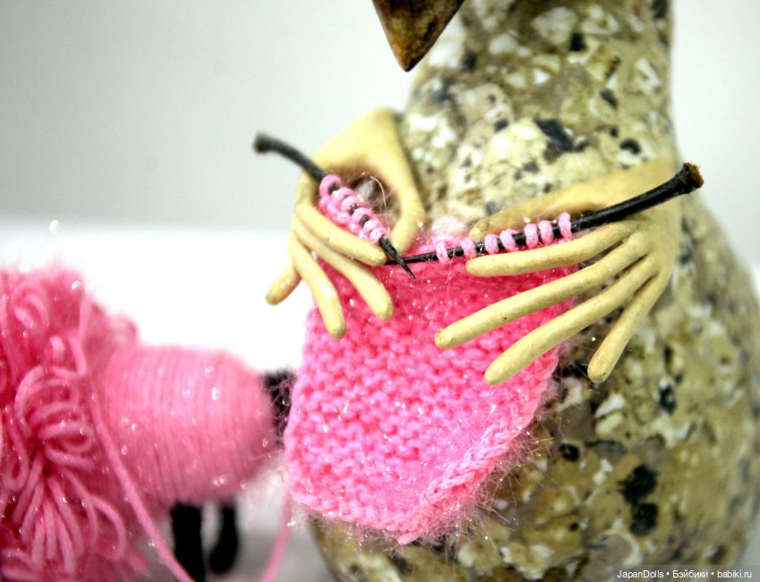 "Новый свитер" на выставке "Куклы с характером. Четвертая высота" (фото 5)