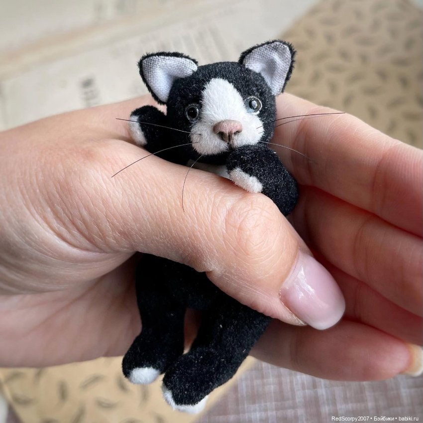 Миниатюрные тедди мишки и их друзья от Яны Колясниковой на "Балу Кукол" в Севкабель Порту май 2023 года (фото 4)