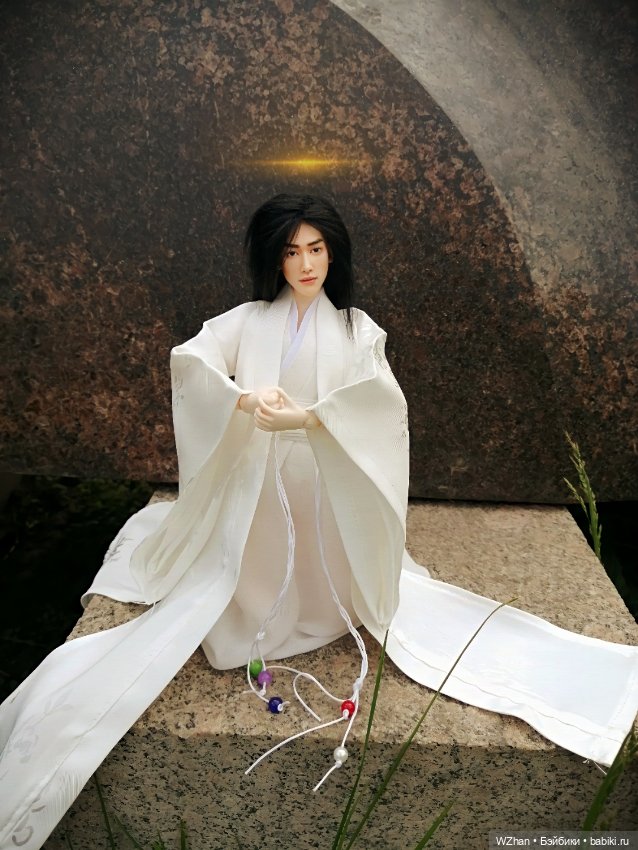 Нежный Бог Демонов Ло ЮньСи в белом ханьфу (фото 2)