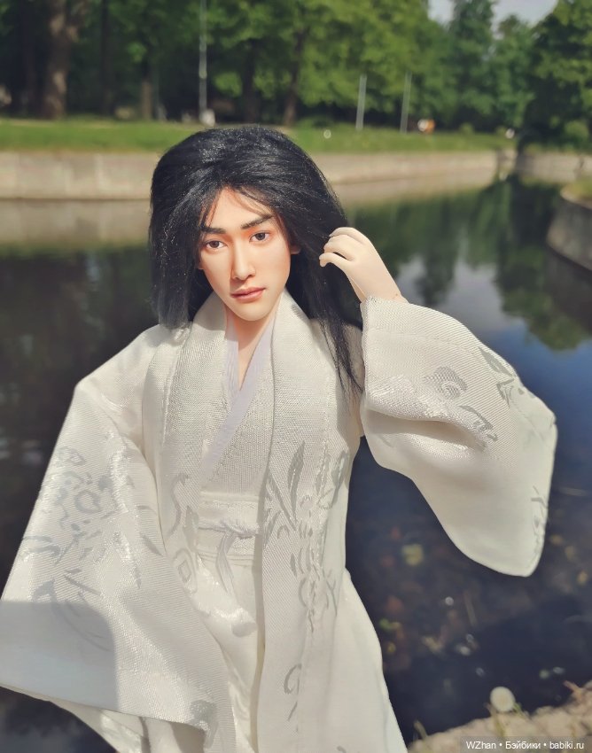 Нежный Бог Демонов Ло ЮньСи в белом ханьфу (фото 8)