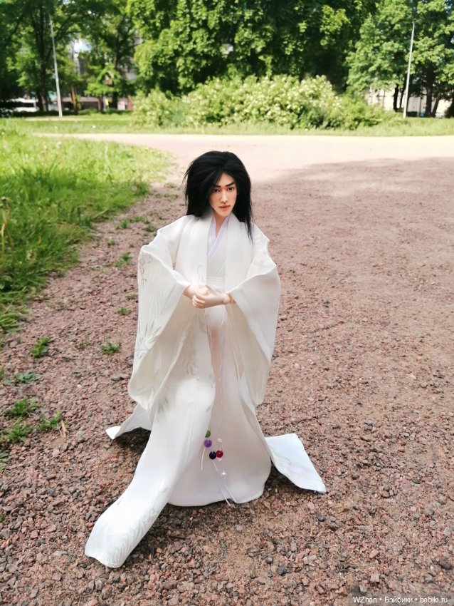 Нежный Бог Демонов Ло ЮньСи в белом ханьфу (фото 4)