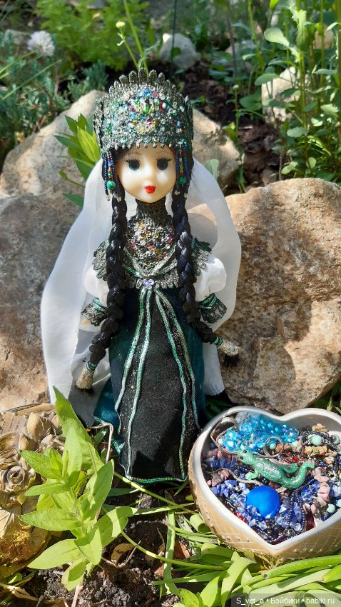 Малахитница, или в гости к Хозяйке Медной горы