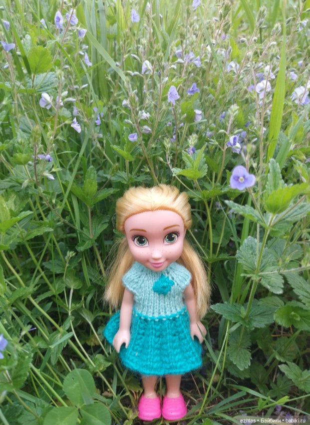 Прогулка Олеси в новом платье (фото 2)