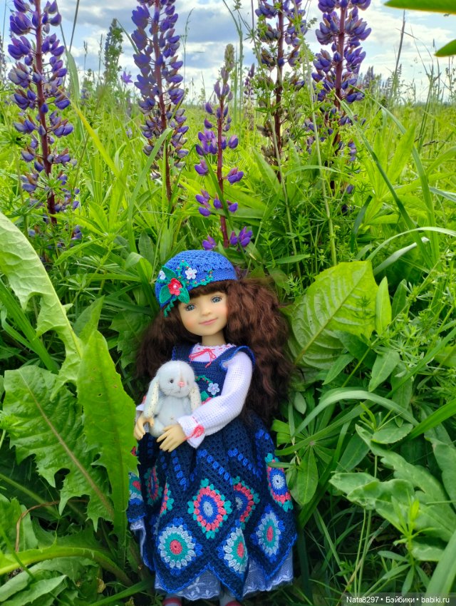 Прогулка с Беллой от Ruby Red в поле