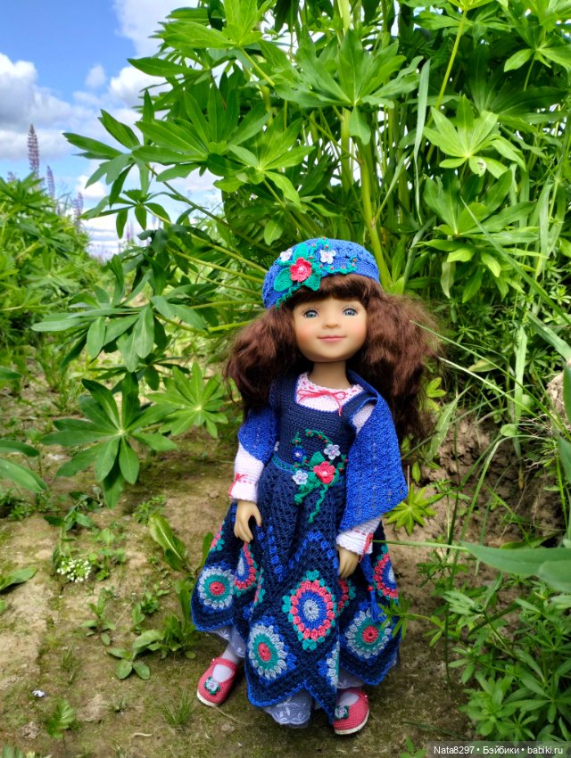 Прогулка с Беллой от Ruby Red в поле