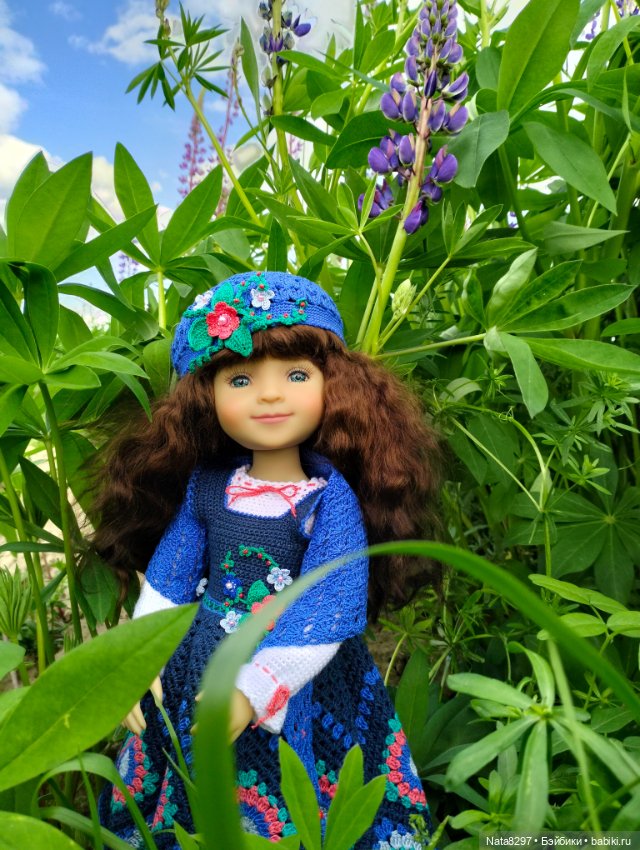 Прогулка с Беллой от Ruby Red в поле