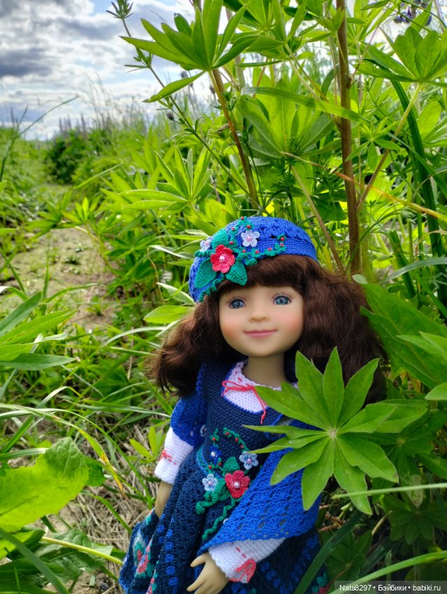 Прогулка с Беллой от Ruby Red в поле