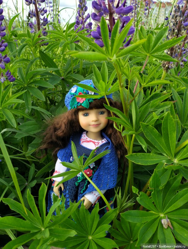 Прогулка с Беллой от Ruby Red в поле