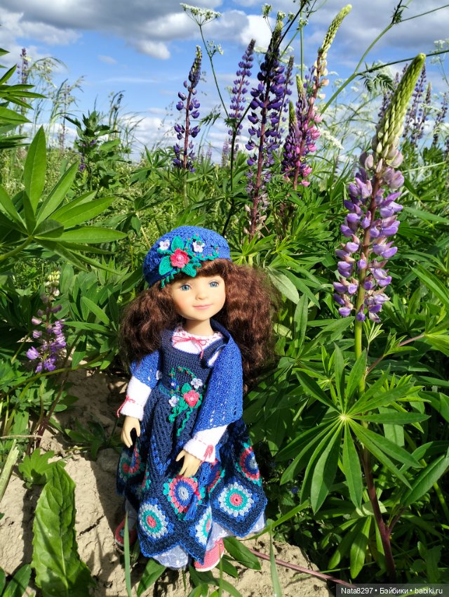 Прогулка с Беллой от Ruby Red в поле